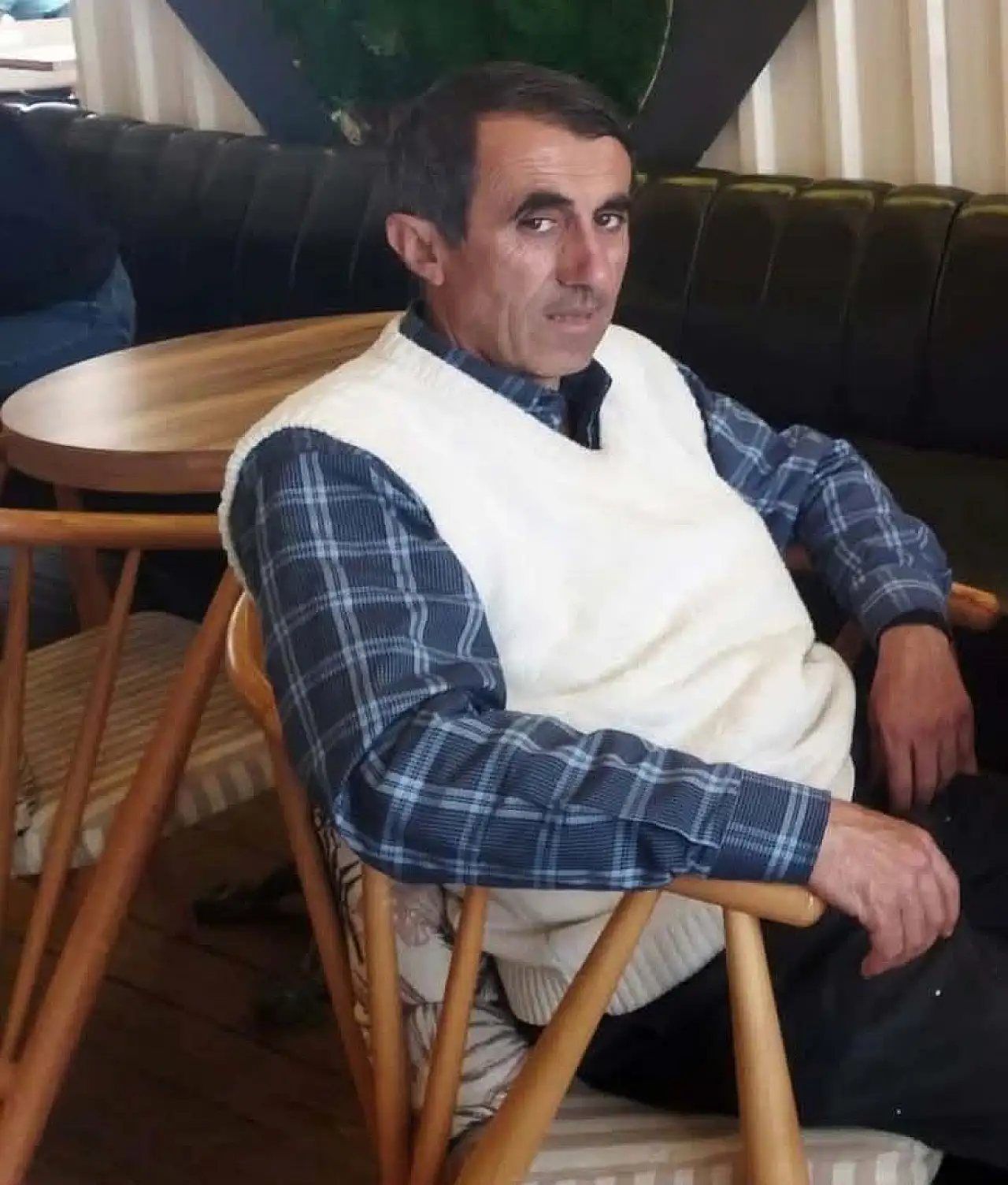 Devrilen traktörün altında kalan sürücü hayatını kaybetti