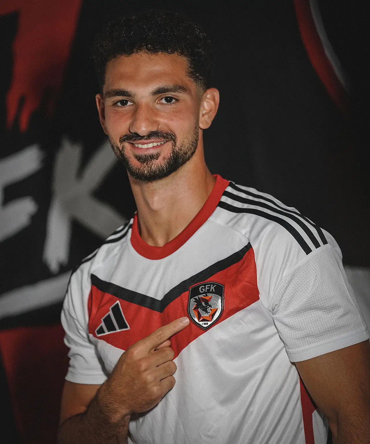 Kerim Çalhanoğlu kimdir? Kerim Çalhanoğlu Hakan Çalhanoğlu'nun neyi oluyor? Kerim Çalhanoğlu hangi takımda?