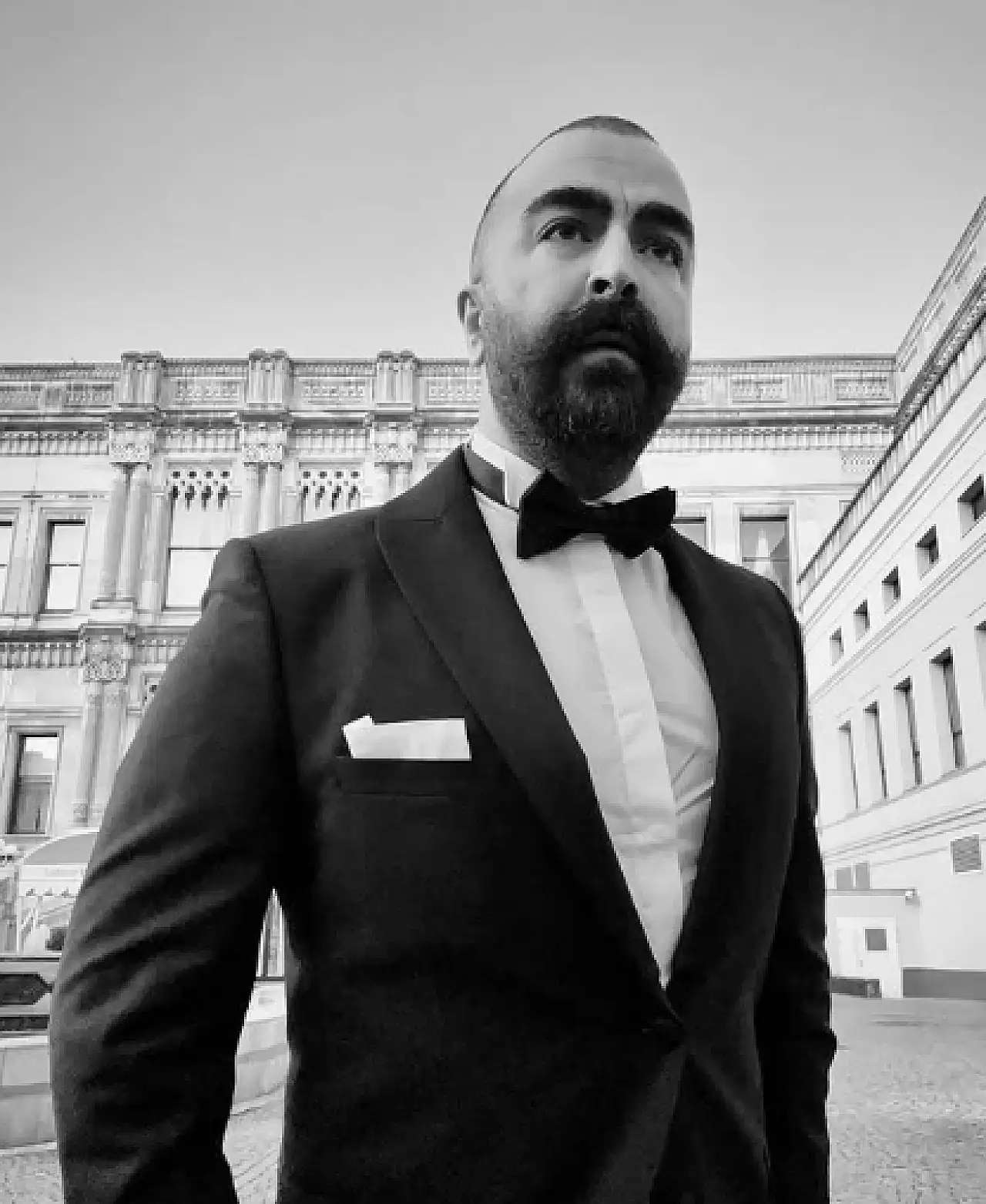 Serhat Bayram kimdir? Eşi kimdir? Kiminle evli? Zeynep Çamcı'nın eşi kimdir?