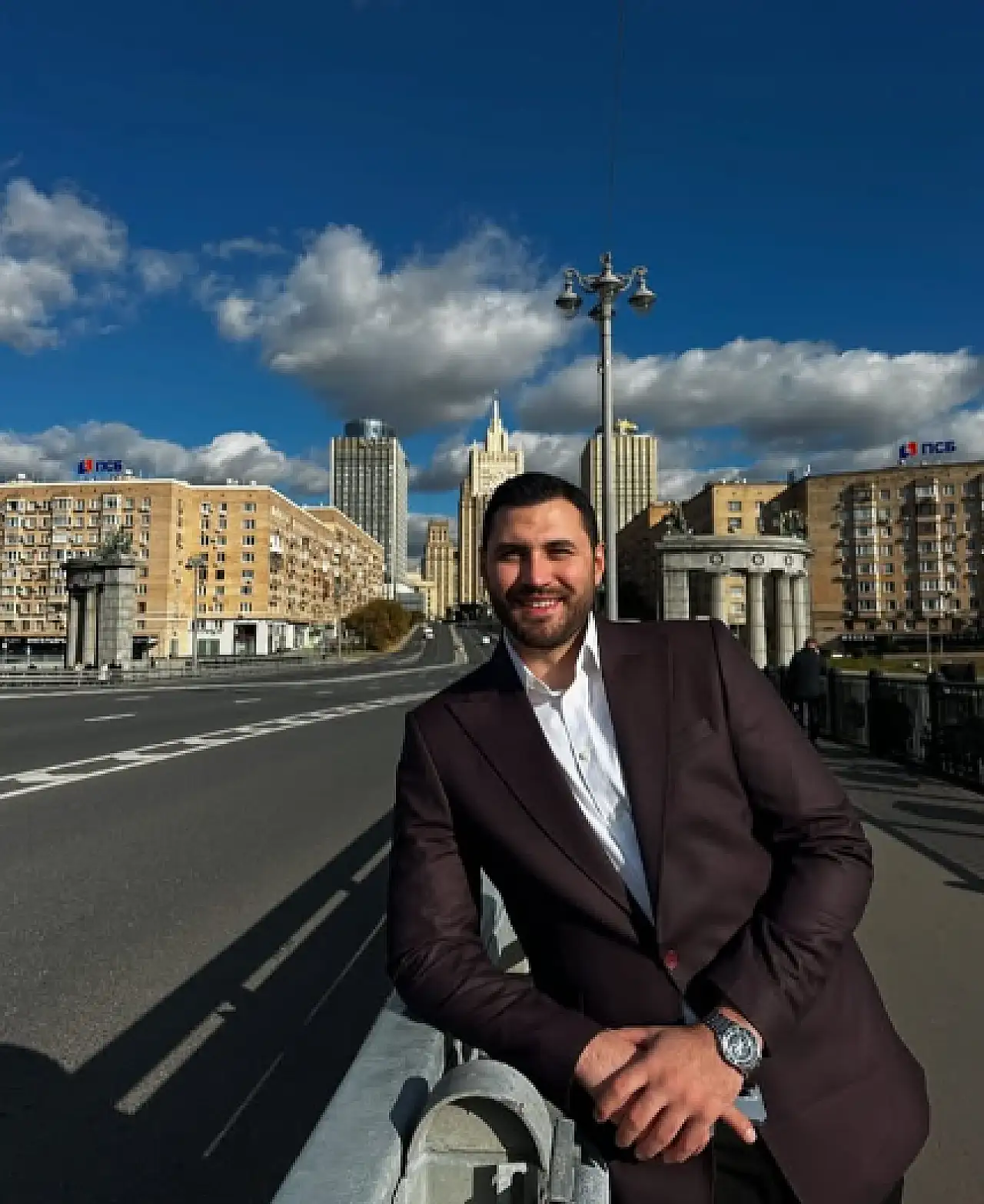 Orhan Murat Kumaş kimdir? Kaç yaşında? Rümeysa Kadak nişanlandı mı? Nişanlısı kim? Rümeysa Kadak kiminle sözlendi?