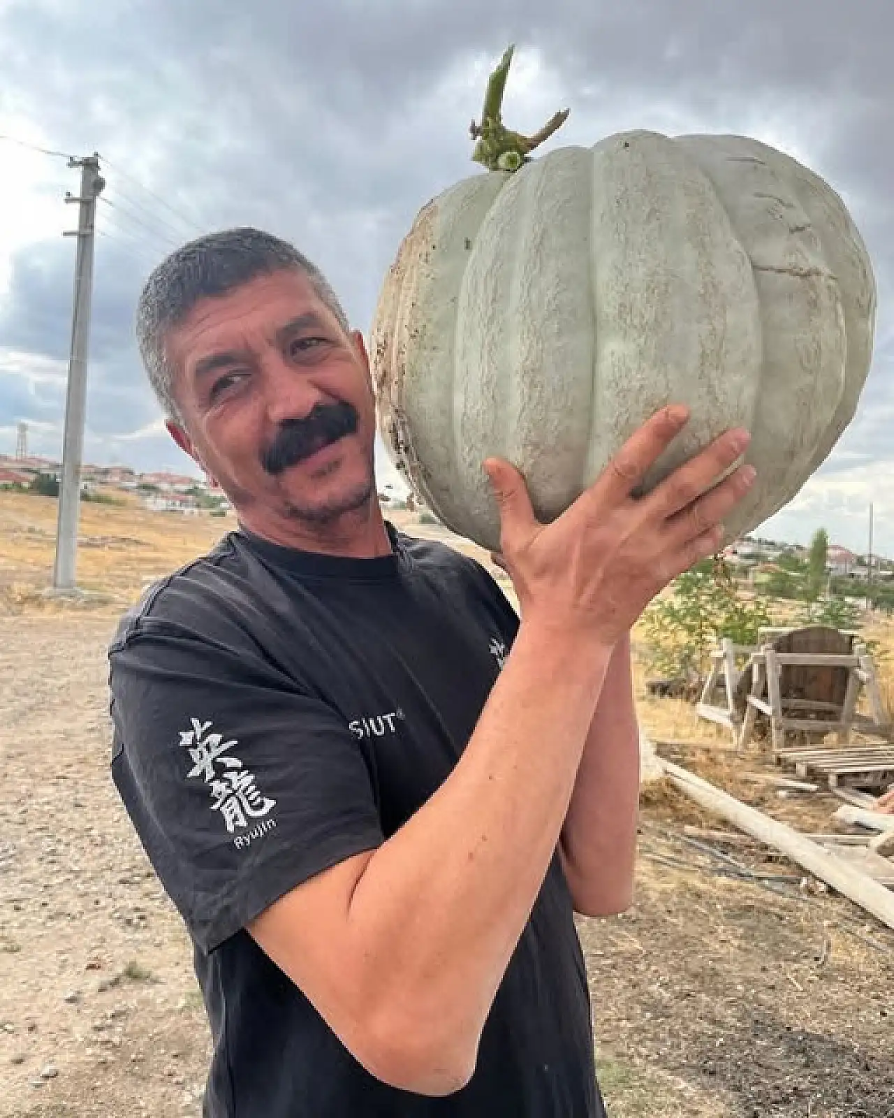 Koyun yetiştirdikleri çiftlik evinde ölü bulundu