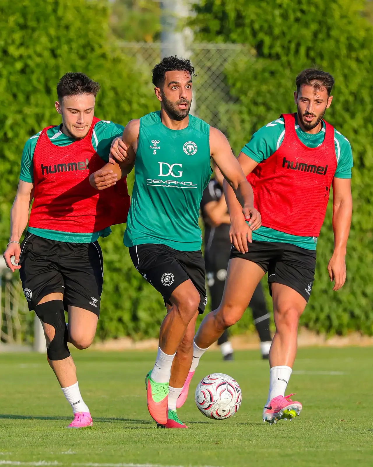 Konyaspor'un Fenerbahçe ve Kocaelispor maçlarının tarihi açıklandı: Maçlar Cumartesi günleri