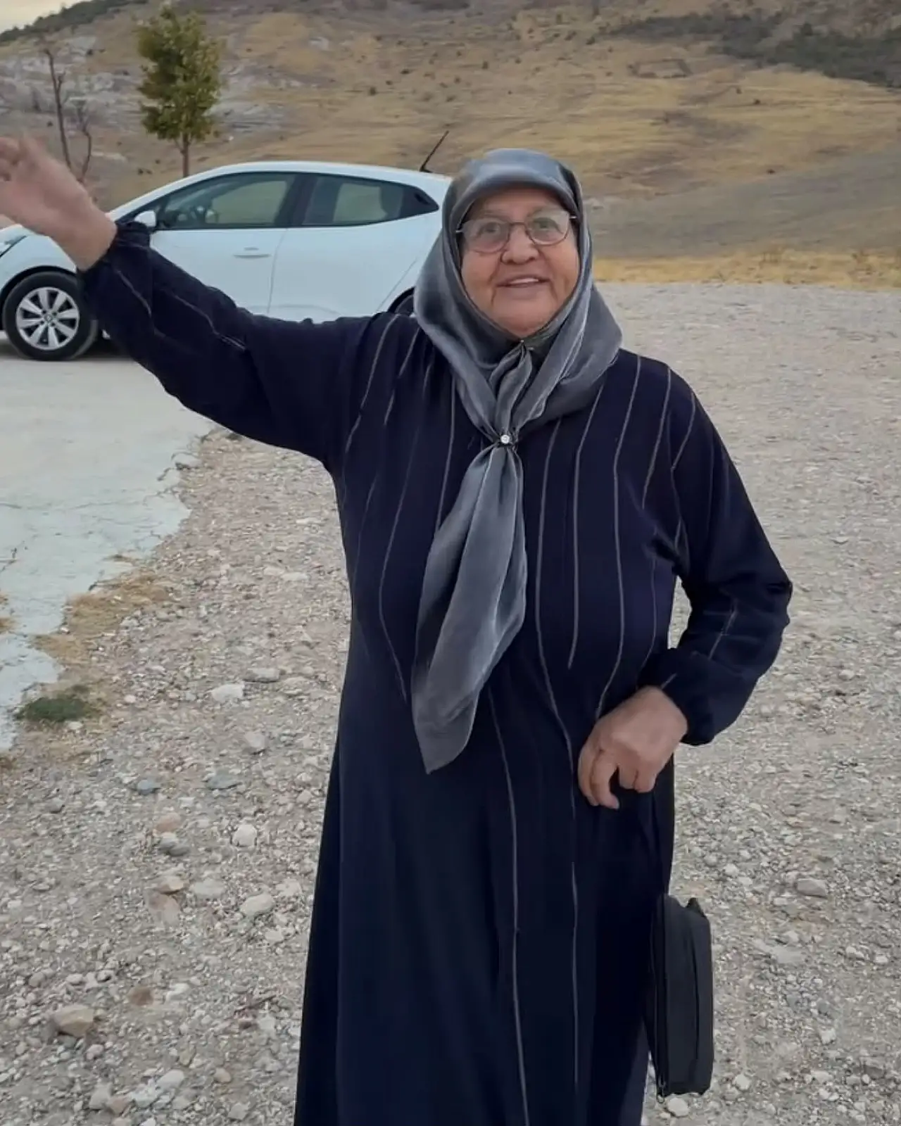 Konya'da 73 yaşında ilk kez paraşüte bindi! Takkeli Dağ'da nefes kesen anlar