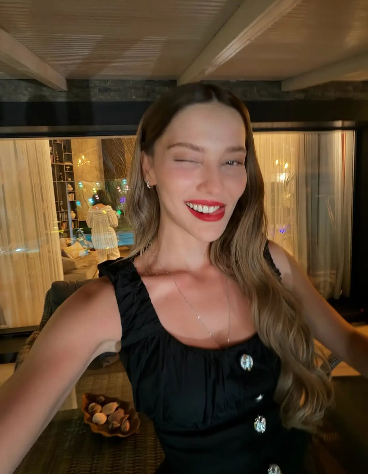 Elçin Zehra İrem kimdir, kaç yaşında? Elçin Zehra İrem oynadığı diziler neler? Elçin Zehra İrem estetiksiz hali nasıl?