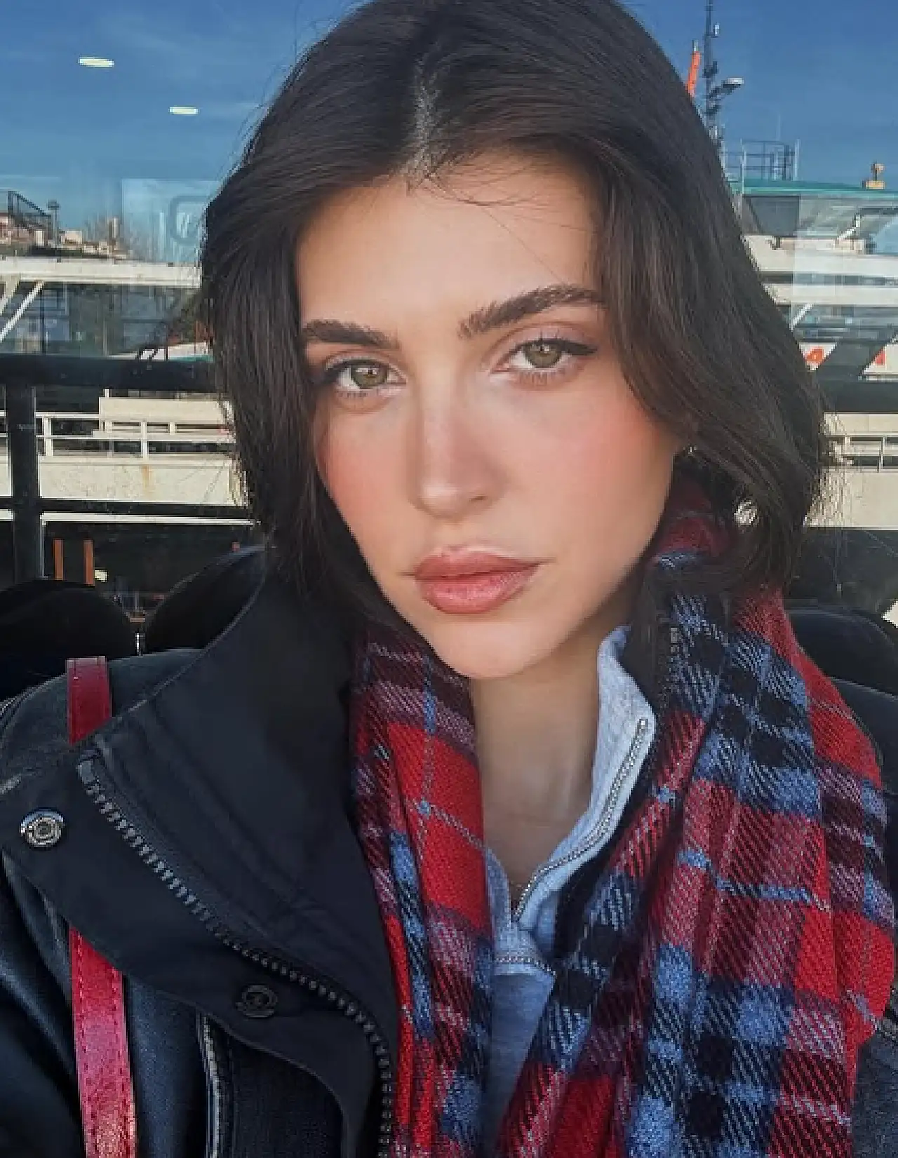 Beyza Gümülcine kimdir? Oynadığı diziler neler? Güneşin Doğduğu Yer'in oyuncuları kimler?