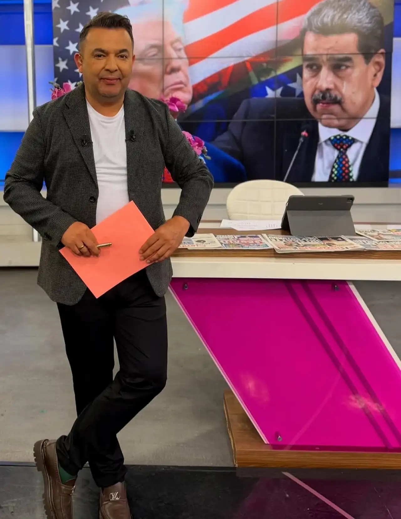 Tahir Sarıkaya kimdir? Tahir Sarıkaya kaç yaşında? Tahir Sarıkaya evli mi? Tahir Sarıkaya Beyaz TV'de hangi programı sunuyor?