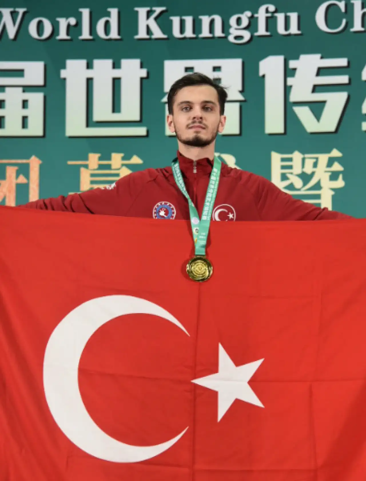 Necmettin Erbakan Akyüz kimdir? Nişanlısı kimdir? Necmettin Erbakan Akyüz ne sporu yapıyor? Babası kimdir?