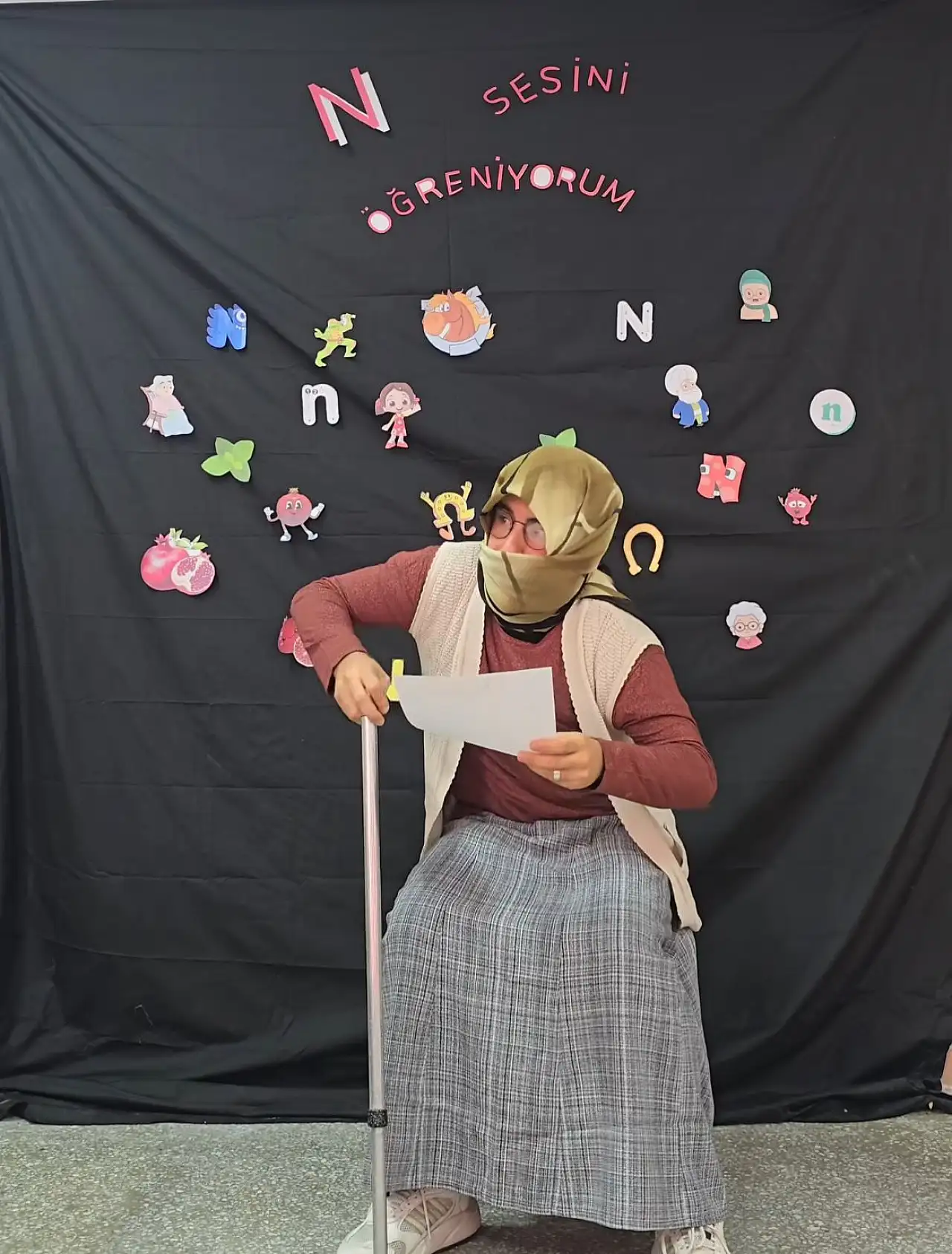 Konya'daki ünlü öğretmen Keloğlan oldu: Harflere masalla dokundu