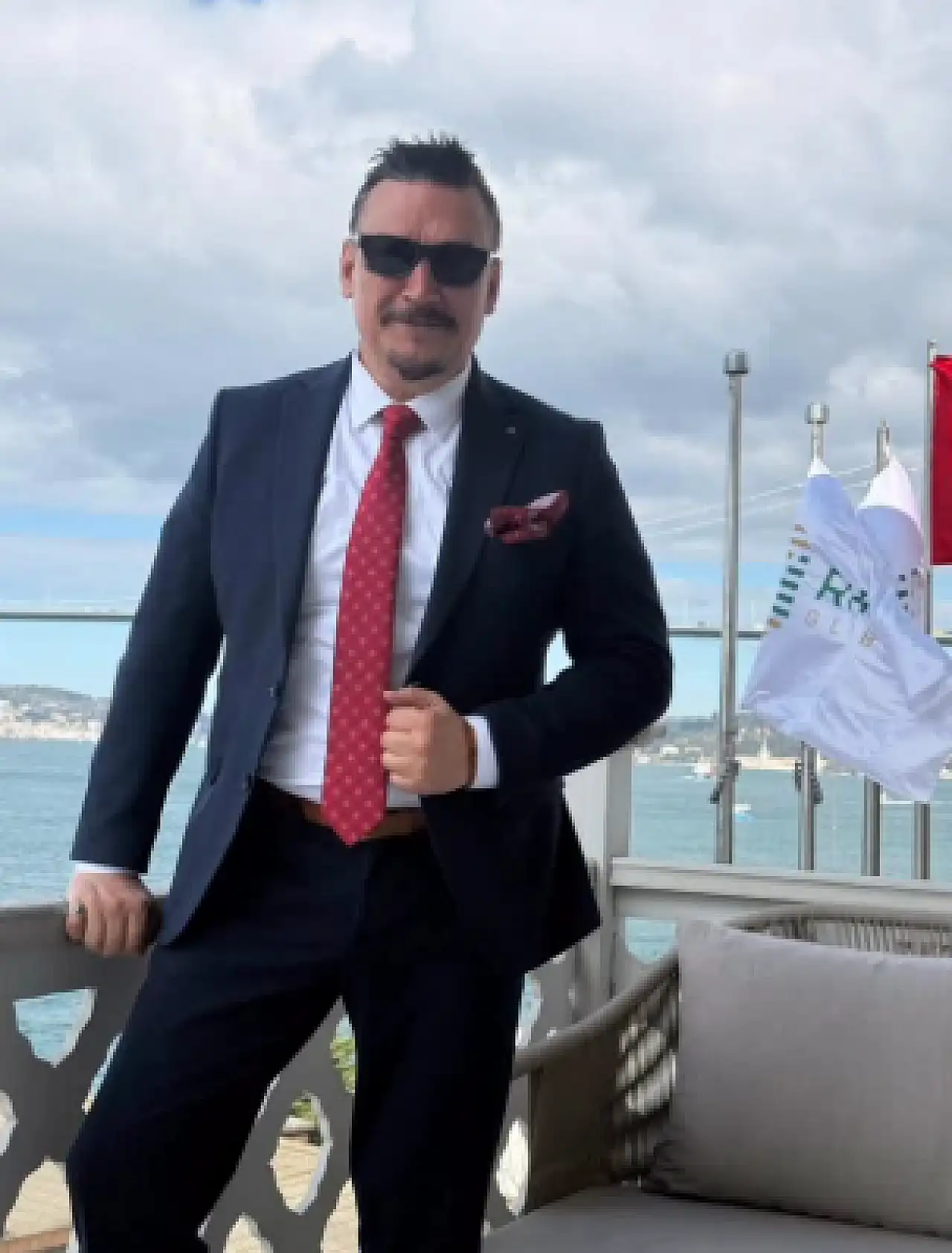 Şenol İpek kimdir? Şenol İpek nişanlısı Sevil S. kimdir? Şenol İpek sevgilisi kimdir?