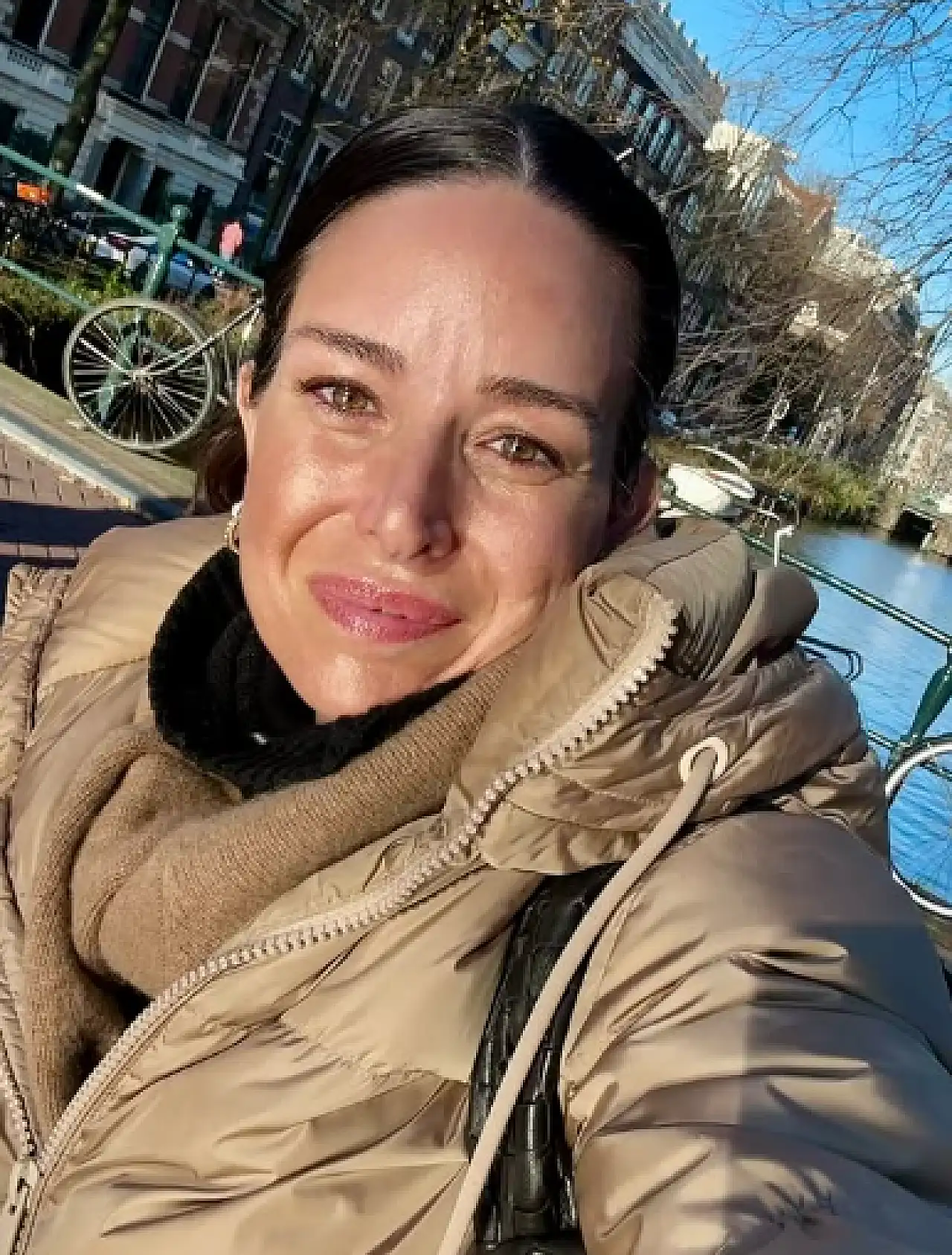 Yasemin Sadıkoğlu kimdir? Cem Uzan sevgilisi kimdir? Cem Uzan kimdir?