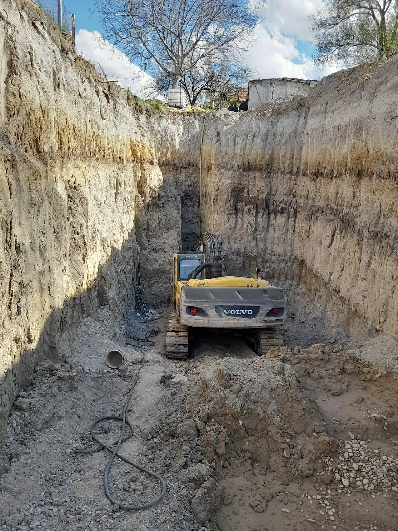 Konya'da iş makinesiyle kaçak kazıya 13 gözaltı