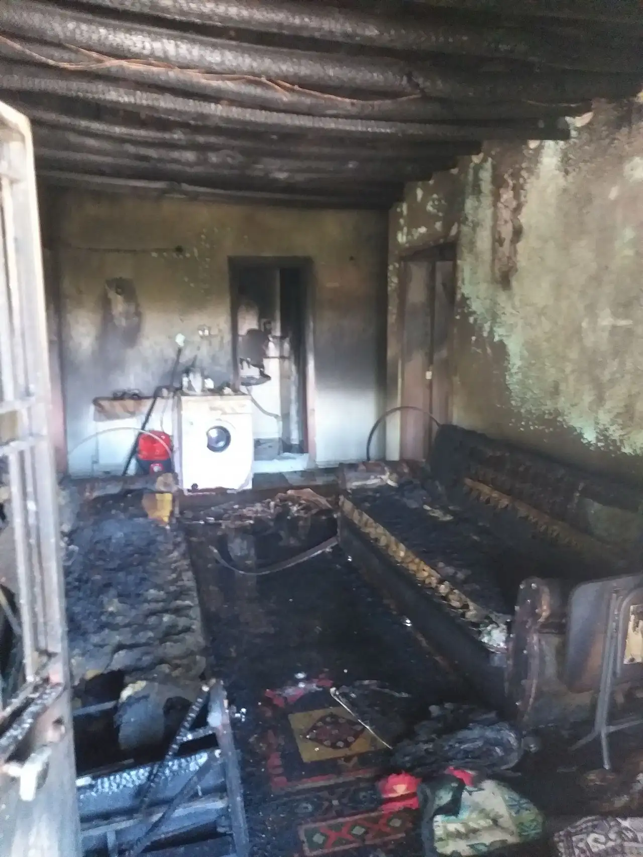 Konya'da alev alan ev paniğe neden oldu