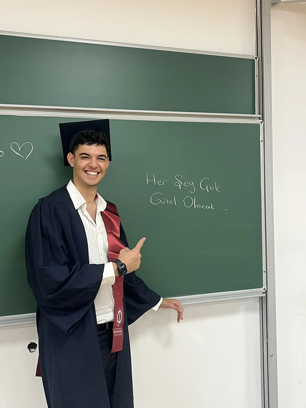 Berkay Gezgin kimdir? Berkay Gezgin ne okudu? Berkay Gezgin Cem Küçük olayı nedir?Berkay Gezgin 'Her Şey Çok Güzel Olacak' sloganıyla nasıl tanındı?