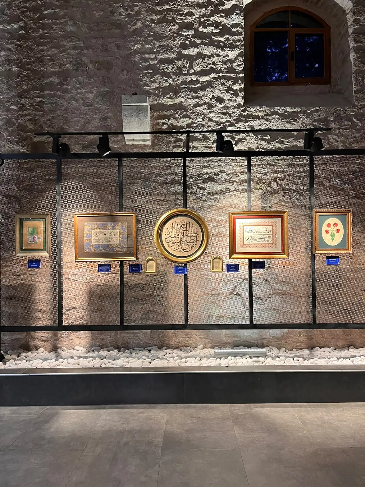 Konya'da klasik usul ve asırlık estetik bu sergide buluştu. 'Sadece Klasik' sanat sergisi açıldı.