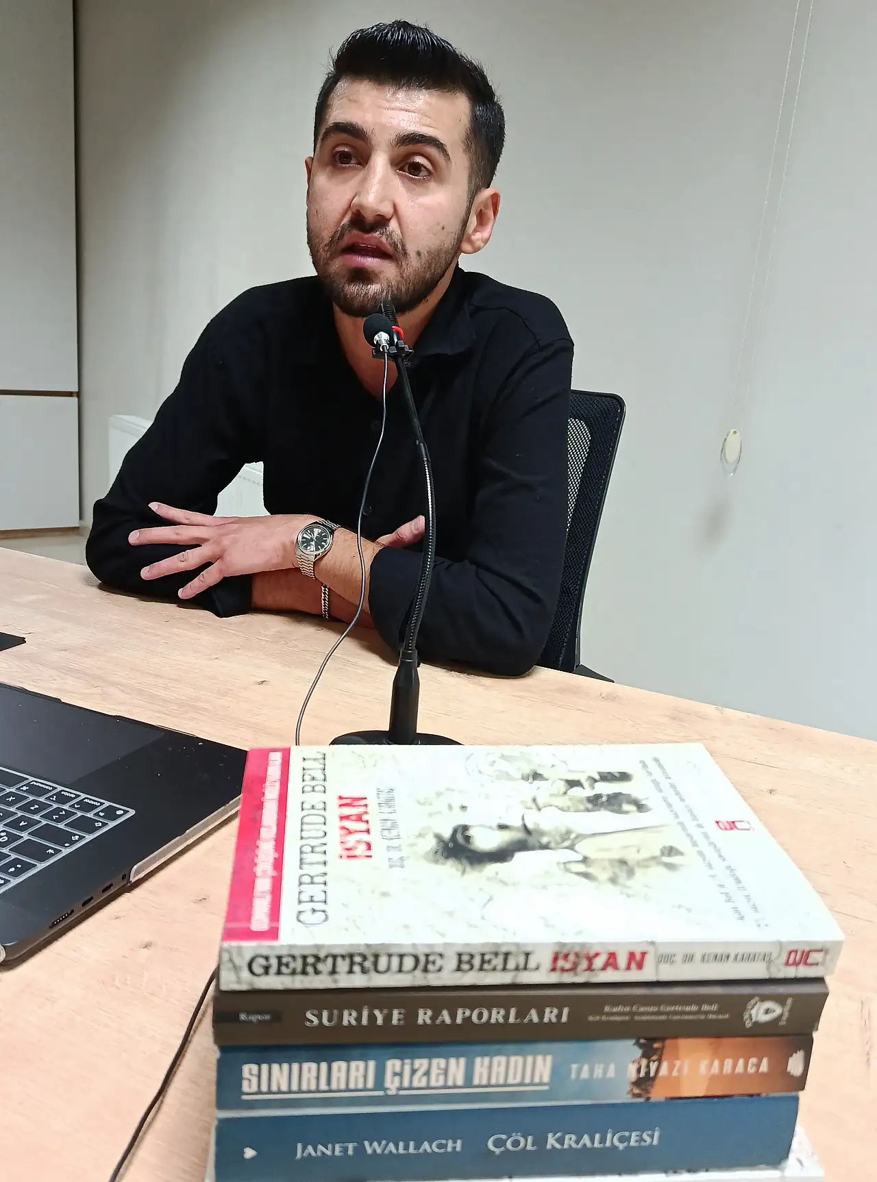 Araştırmacı gazeteci Sarıbaş, Orta Doğunun sınırlarını çizen İngiliz kadın ajanın hikayesini anlattı