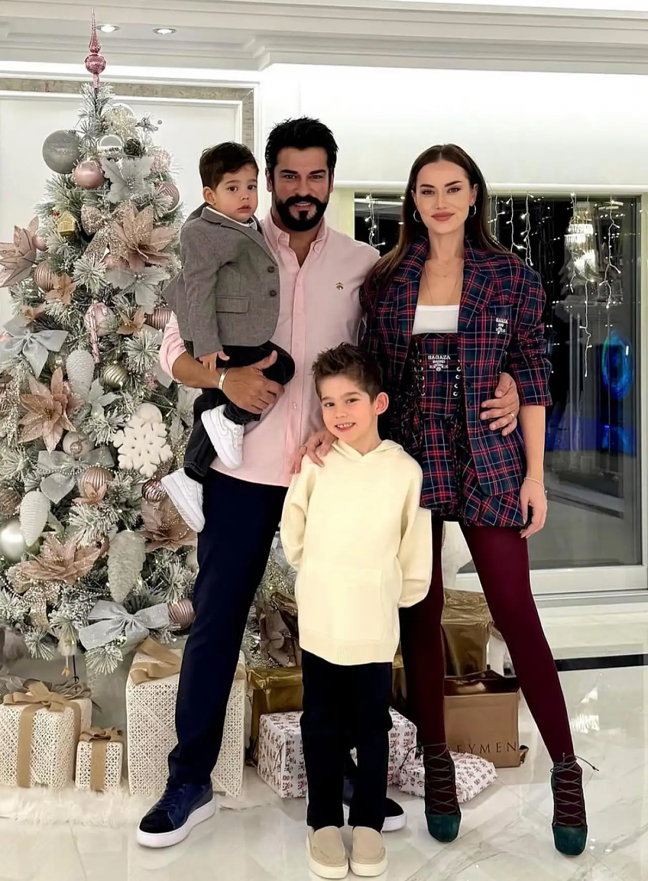 Fahriye Evcen hamile mi? Kaç yaşında? Fahriye Evcen'in kaç çocuğu var?