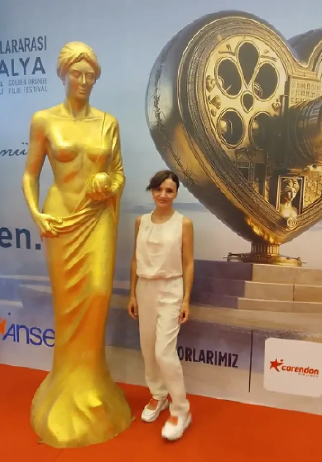 Kavak Yelleri Jale kimdir? Kavak Yelleri'nin yönetmeni Jale İncekol neden gündemde? Filmleri ve dizileri neler?