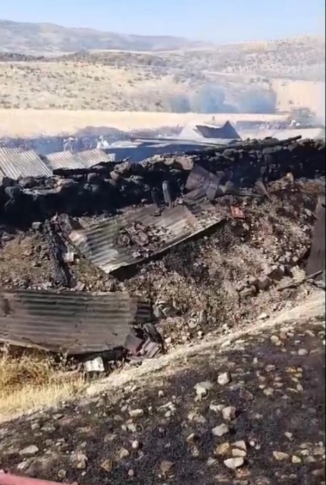 Ağılda yangın faciası! 65 küçükbaş hayvan telef oldu