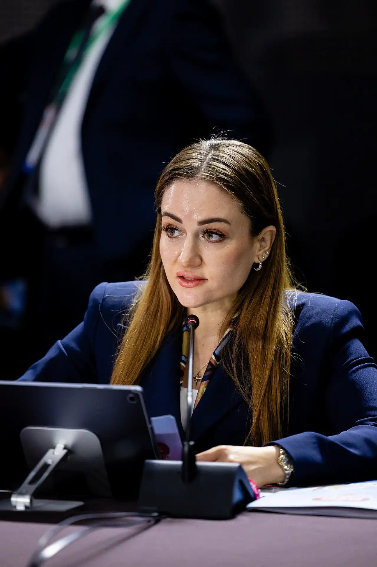 Büşra Özdemir kimdir? Nereli? Büşra Özdemir Antalya Büyükşehir Belediye Başkan Vekili mi? Büşra Özdemir hangi partiden?