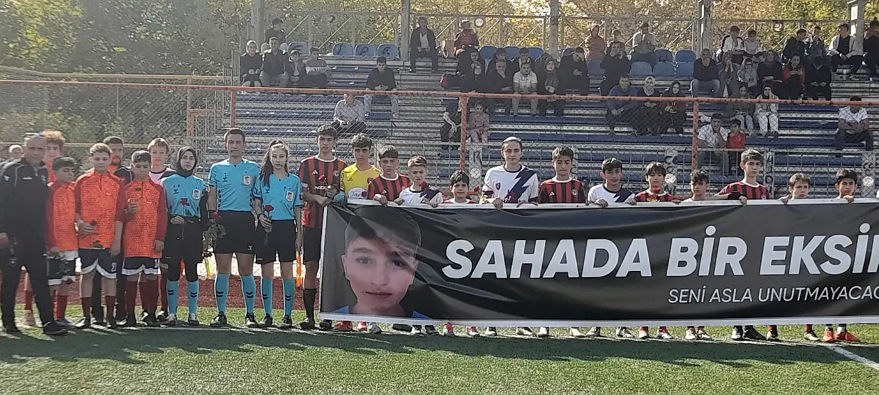 Merhum Eray Taha Aksoy, ilk maçta anıldı