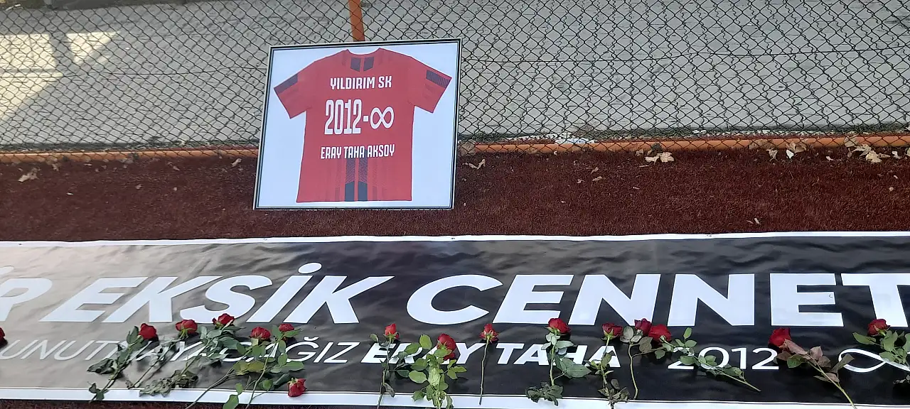 Merhum Eray Taha Aksoy, ilk maçta anıldı
