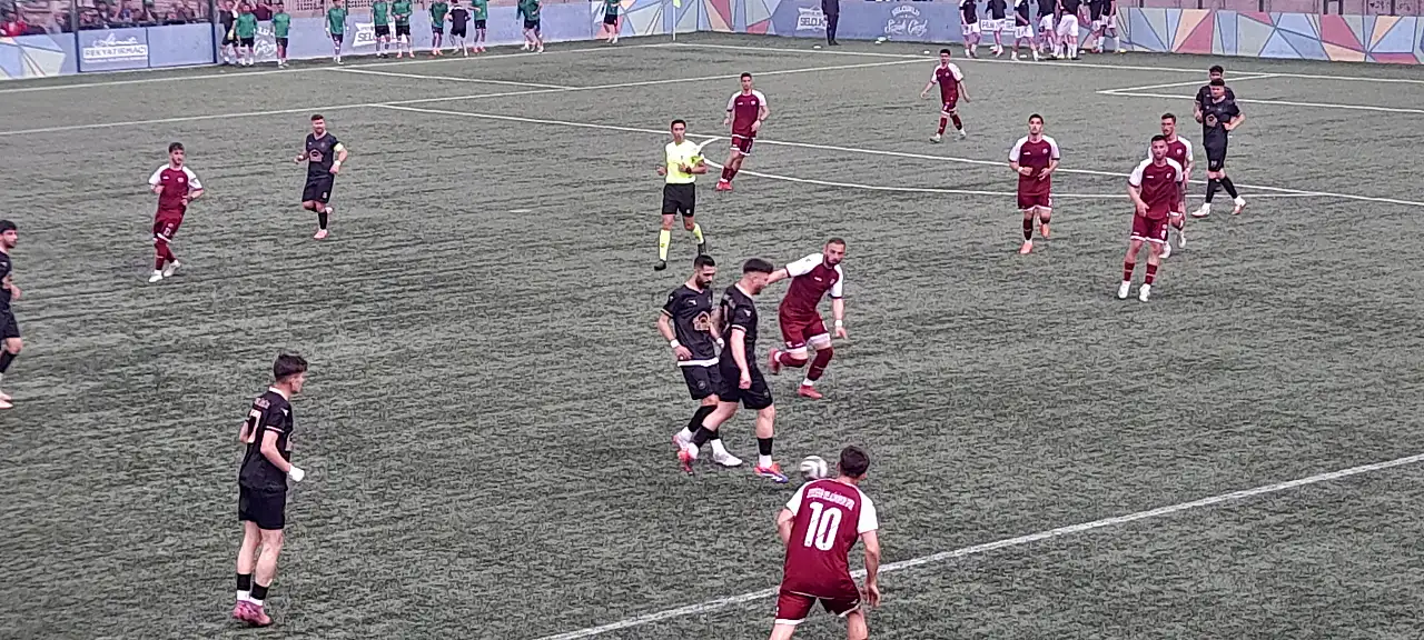 Olaylı maçta Üzümlüspor finale yükseldi