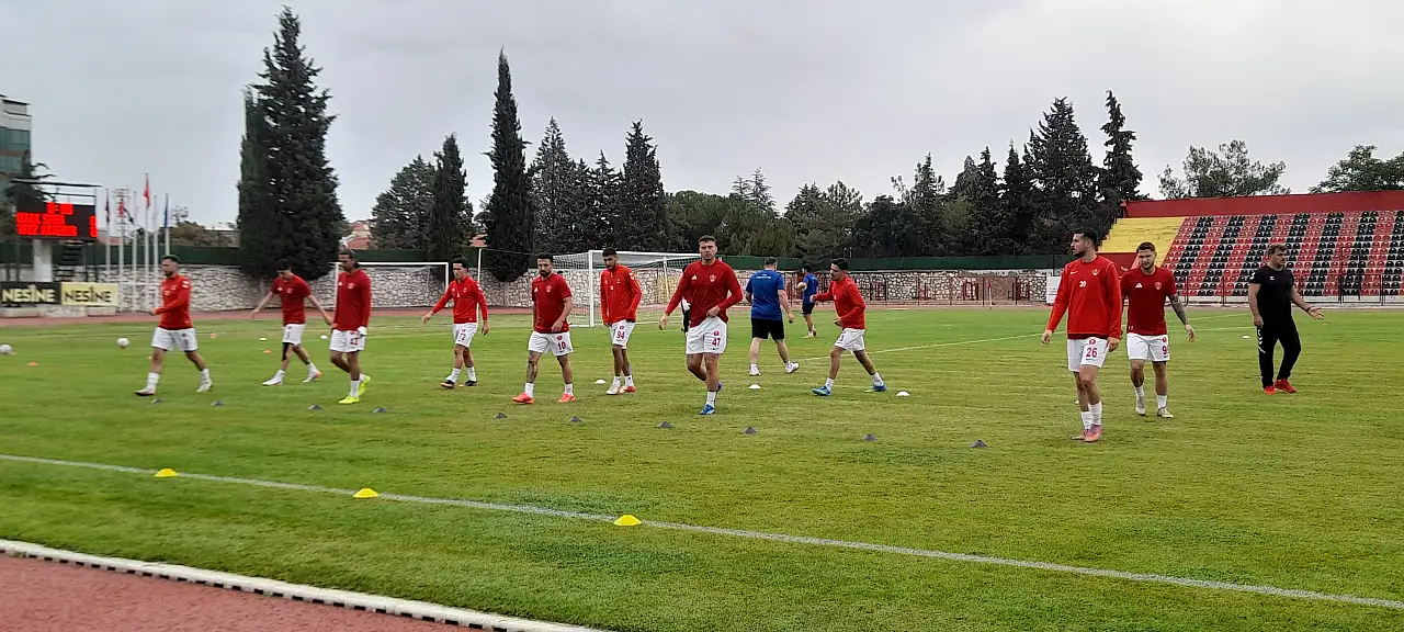 Akşehirspor, ilk yarıyı 3-0 önde tamamladı