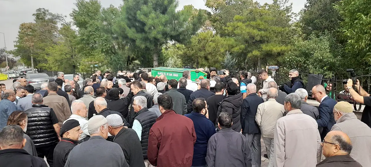 Konya basın camiasının acı günü! Kemal Soylu'nun babası son yolculuğuna uğurlandı.