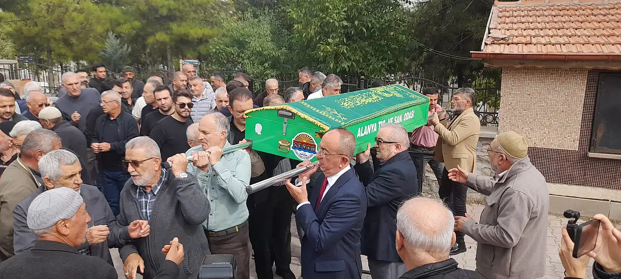 Konya basın camiasının acı günü! Kemal Soylu'nun babası son yolculuğuna uğurlandı