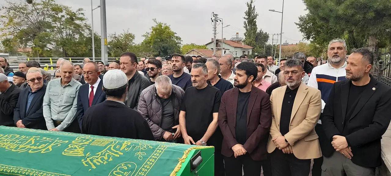 Konya basın camiasının acı günü! Kemal Soylu'nun babası son yolculuğuna uğurlandı.