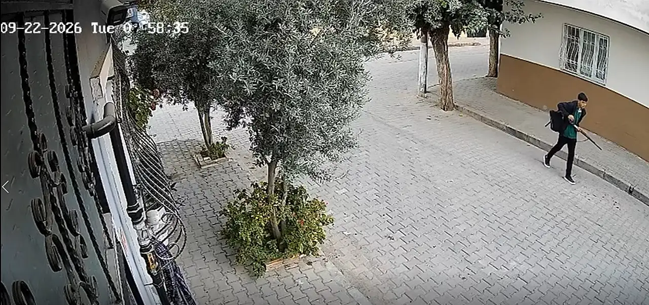 Turgutlu'da okul önünde silahlı saldırı: 10 öğrenci yaralandı