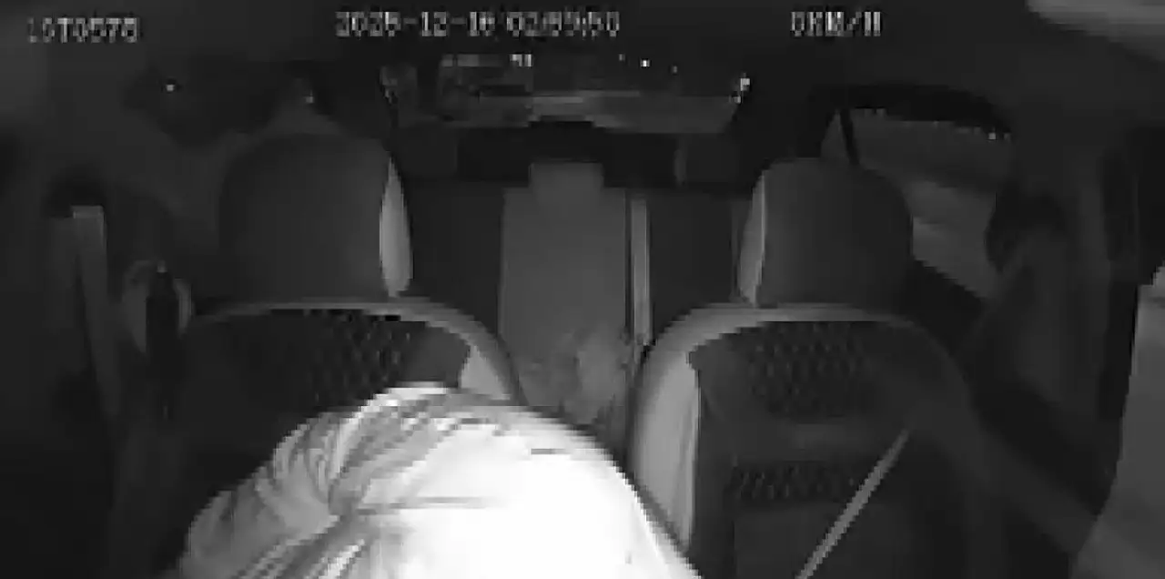 'Dur polis' ihtarını dinlemedi, silahını çekti
