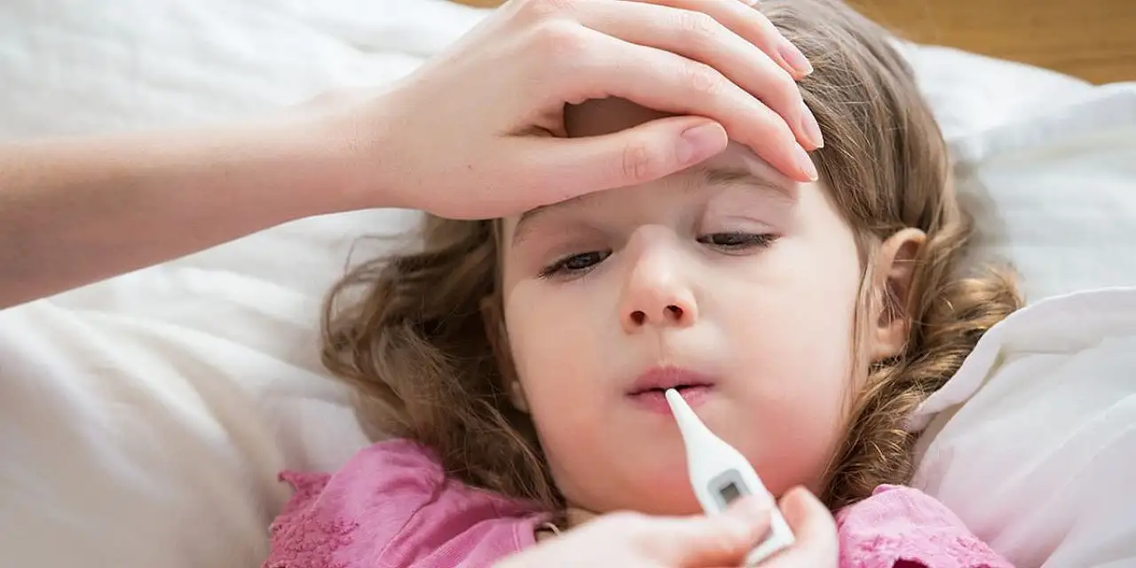 Kış hastalıkları çocukları vuruyor! 3 Günü aşan ateş alarm veriyor