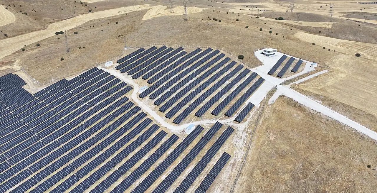 Konya'da güneş sadece şehri aydınlatmıyor: Belediyeye milyonlarca kilovat enerji sağlıyor