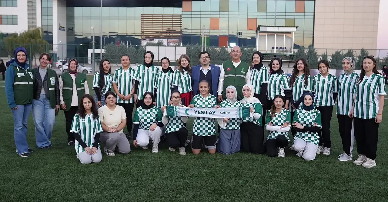 Konyasporlu Jevtovic kız çocukları için sahaya çıktı! Konya'da anlamlı buluşma