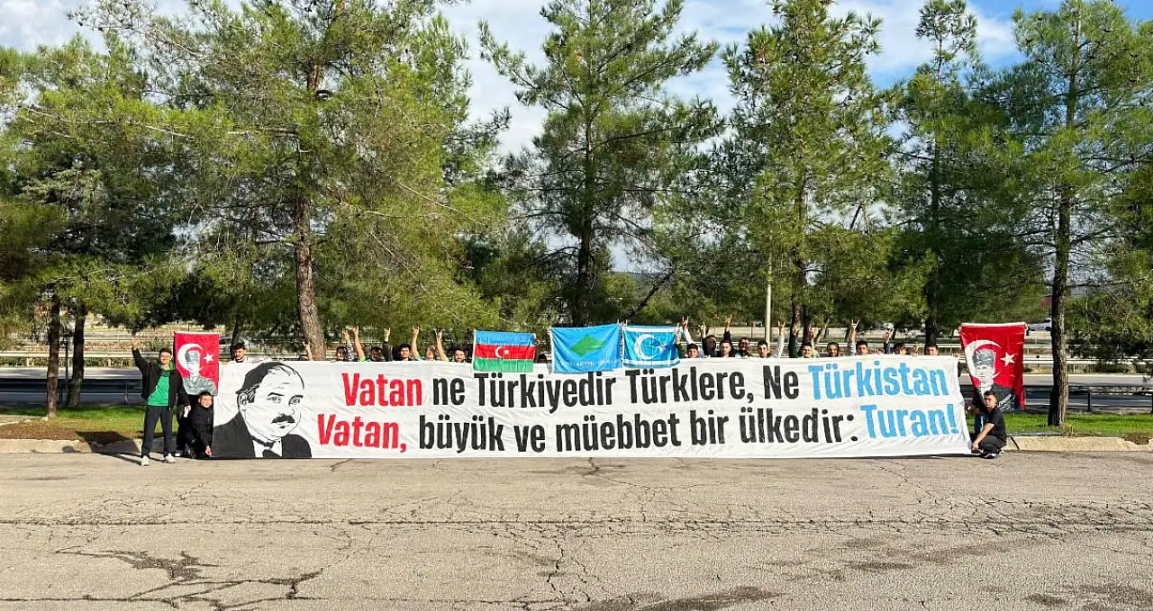Nalçacılılar'dan Amedspor deplasmanında dikkat çeken pankartlar!