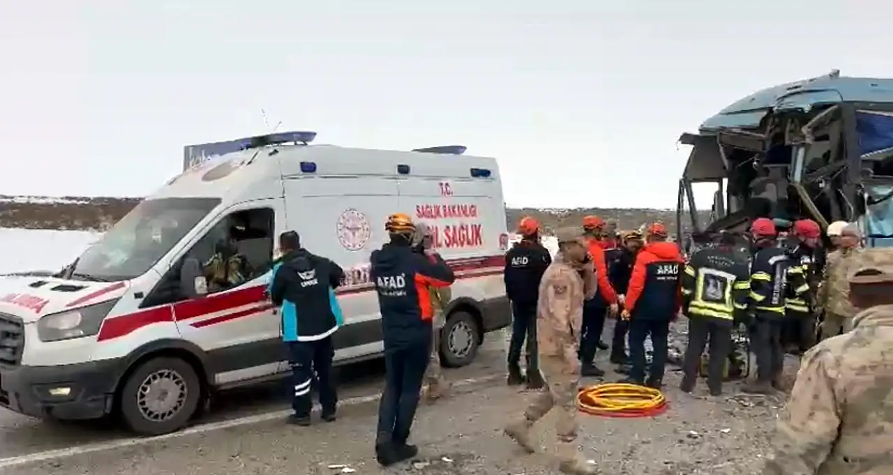 Aynı yerde 2'nci zincirleme kaza: 1 ölü, çok sayıda yaralı