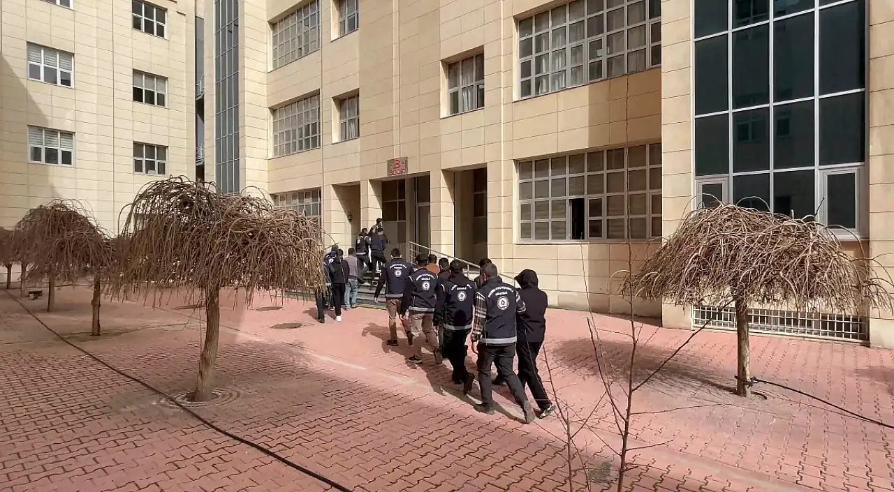 Konya'dan 5 ile uzanan dev operasyon: Şebeke çökertildi!