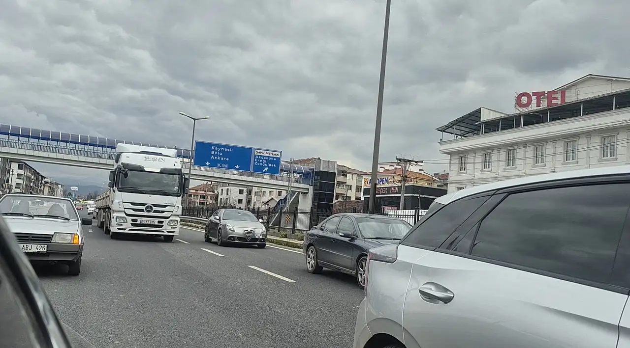Fenomen isim tebrik edilecek hareket: Babaannesi aldı, yola koyuldu!