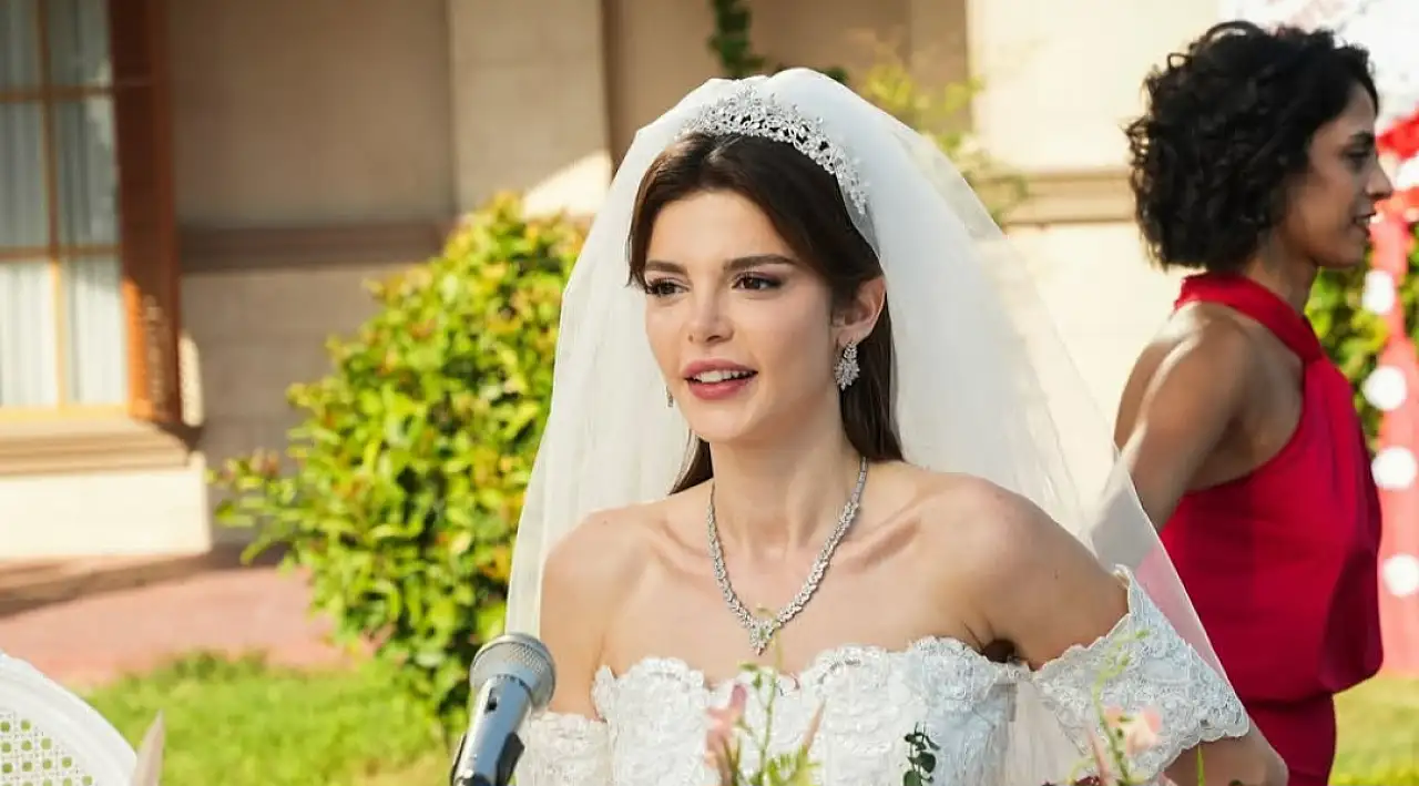 Güneşin Doğduğu Yer Hanzade kimdir? Hilal Anay'ın filmleri ve TV dizileri neler? Hilal Anay kaç yaşında?