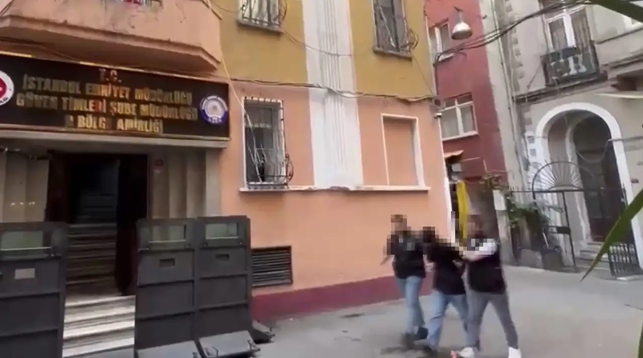 38 yaşındaki adamı hedef aldılar! Darbedip gasp eden 4 çocuk tutuklandı