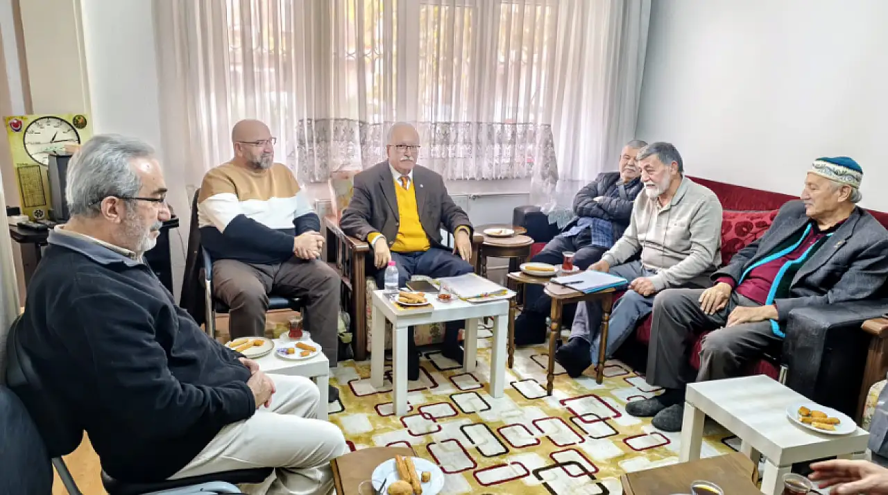 Konya Aydınlar Ocağı'nda sendikal mücadele ve bürokrasi konuşuldu