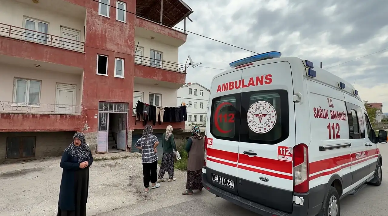 2 yaşındaki çocuk balkondan düştü: Mahalle ayağa kalktı