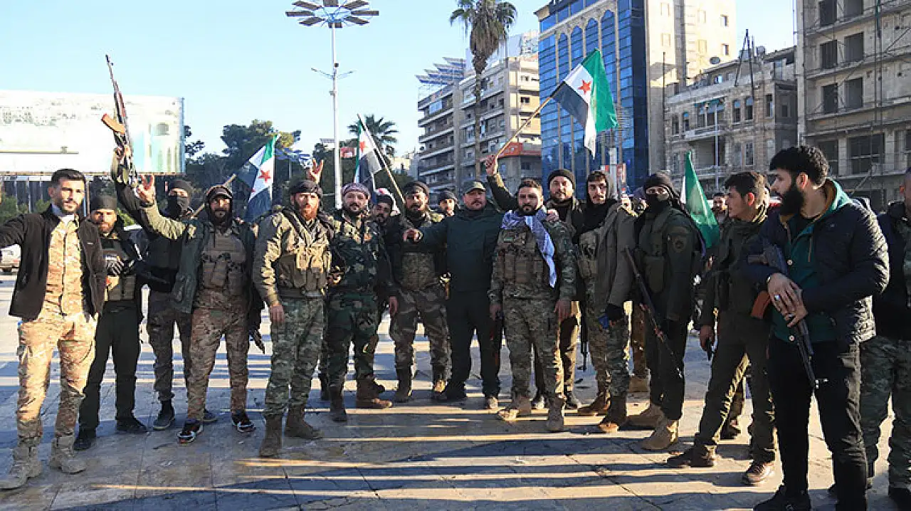 Suriye'deki  muhalifler Halep'in büyük bölümünü aldı!