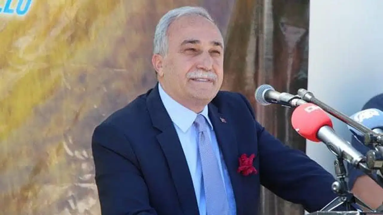 Ahmet Eşref Fakıbaba kimdir? İstifa mı etti? Ahmet Eşref Fakıbaba hangi partiden? Nerenin milletvekili?