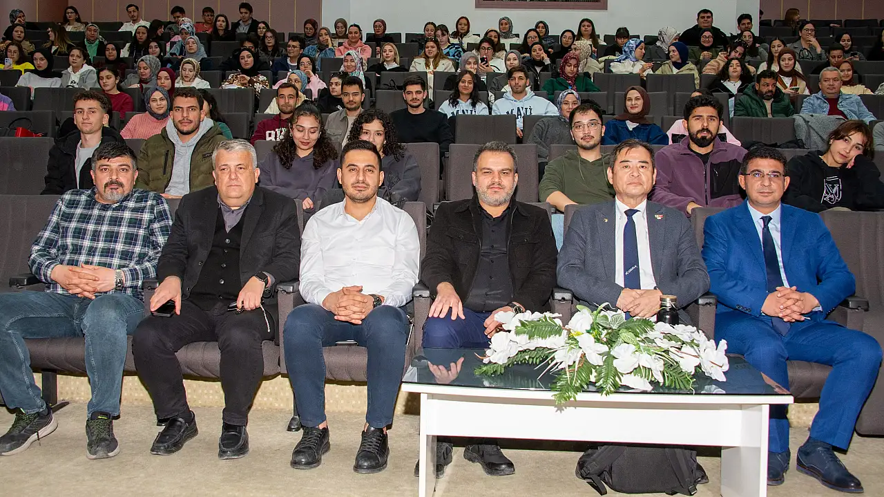 Japon uzman Konya'da konuştu: Türkiye deprem can kayıplarında dünyada 3. sırada