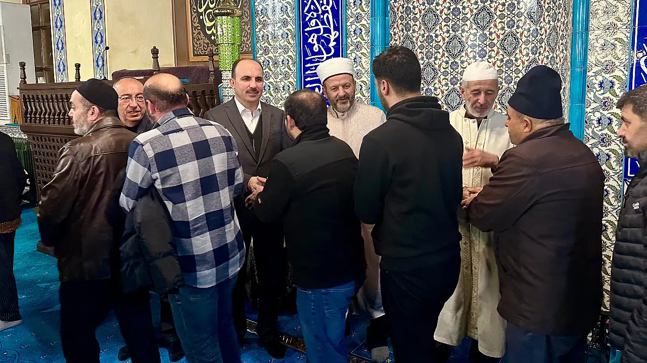 Konya'da Berat Kandili'nin bereketi Kapı Camii'nde paylaşıldı