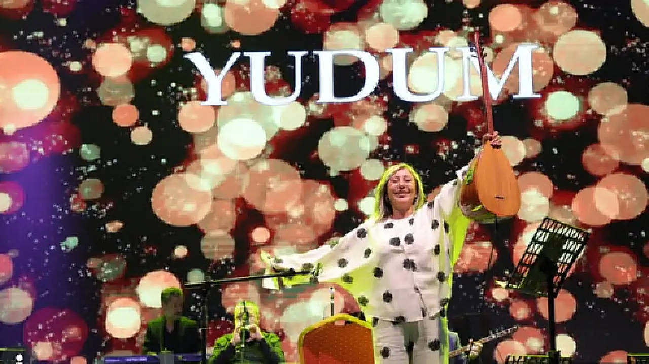 Şarkıcı Yudum kimdir? Yudum kaç yaşında? Türkücü Yudum nereli? Yudum'un eşi kimdir? Erol Koral kaç yaşında?