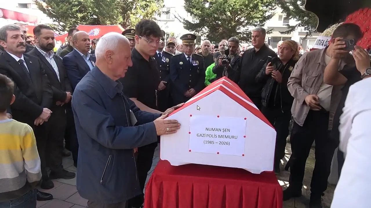 Tekne faciasında hayatını kaybetmişti! Gazi polis Numan Şen gözyaşlarıyla uğurlandı