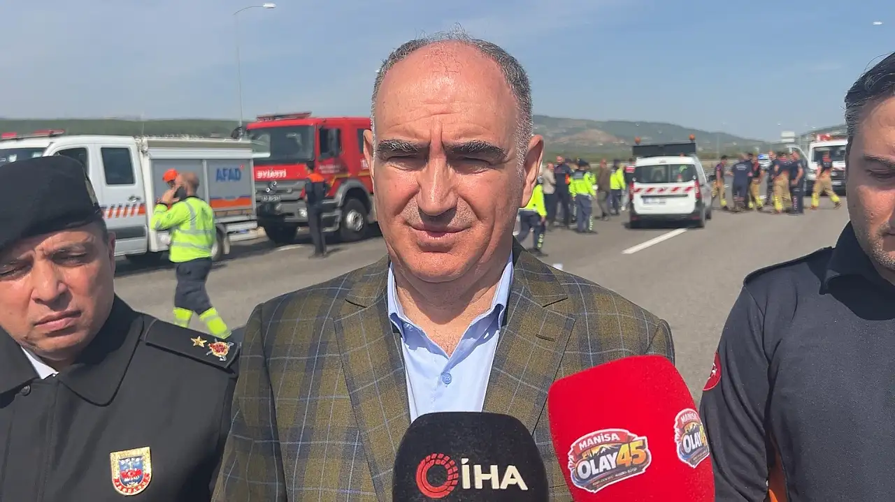 Manisa'da feci kaza! Yolcu otobüsü ile TIR çarpıştı: 11 ölü, 27 yaralı